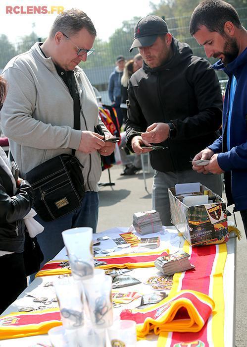 Bonne ambiance au marché du supporter !