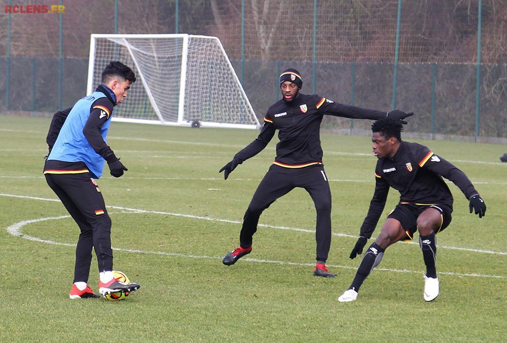 Près de 150 supporters : Achraf Bencharki, El Hadji Ba et Arial Mendy