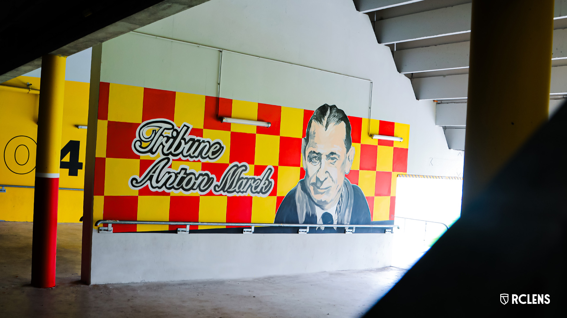RC Lens Bollaert-Delelis Tribune Marek : portrait Anton Marek RC Lens Bollaert-Delelis Tribune Marek : portrait Anton Marek