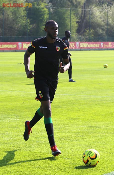 Près de 300 supporters : El Hadji Ba Près de 300 supporters : El Hadji Ba