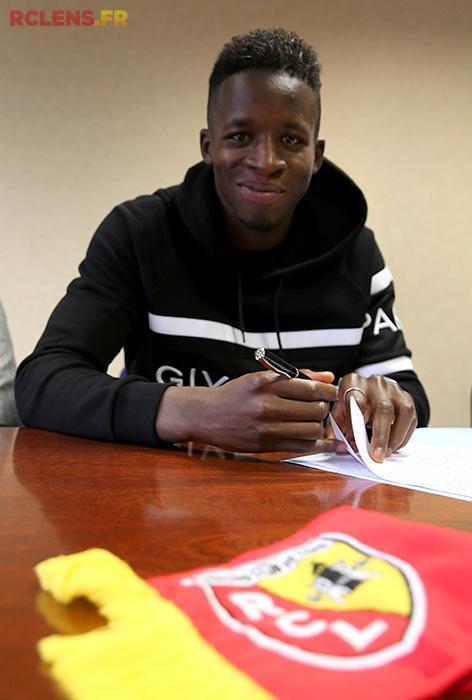 Zakaria Diallo nouveau défenseur lensois