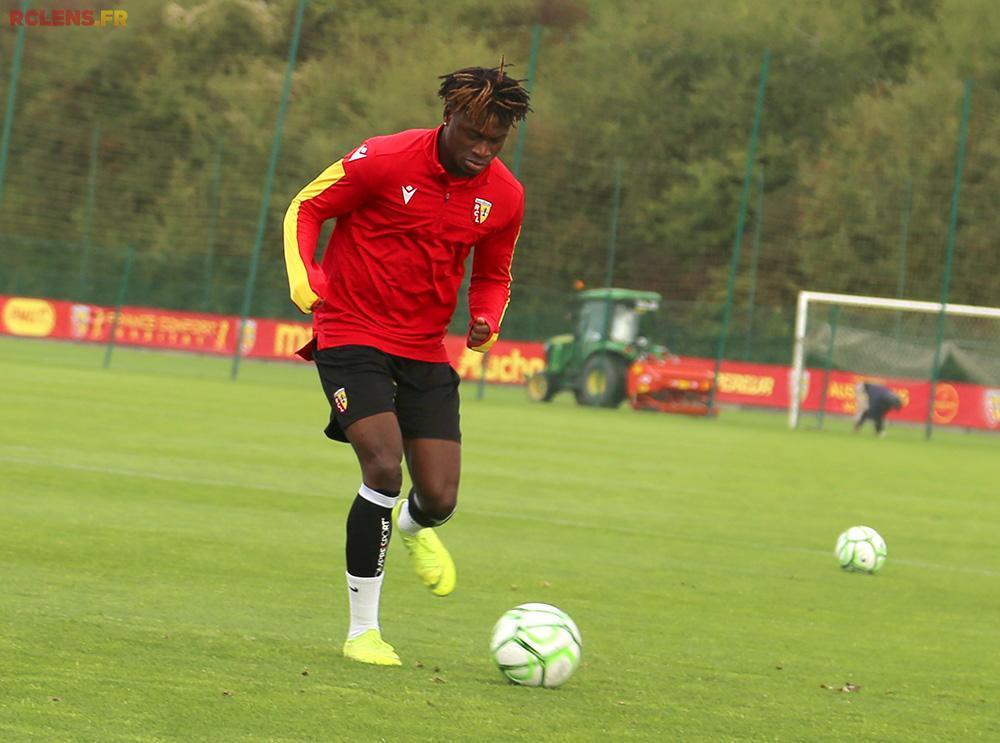 Les Sang et Or au travail : Arial Mendy Les Sang et Or au travail : Arial Mendy
