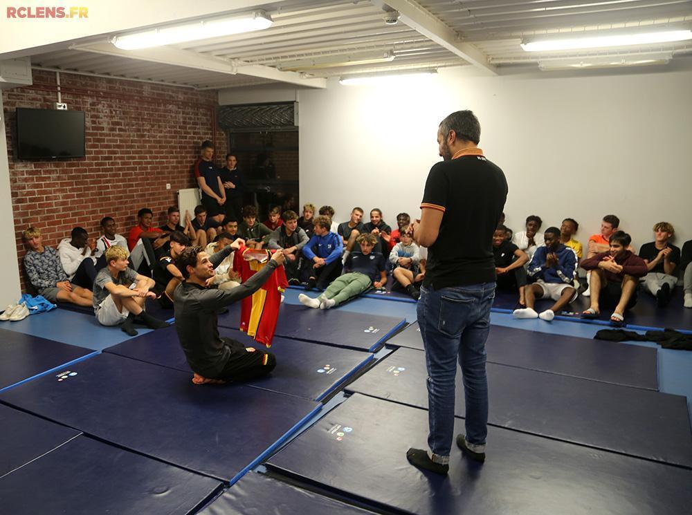 A la découverte du MMA avec Tom Duquesnoy A la découverte du MMA avec Tom Duquesnoy
