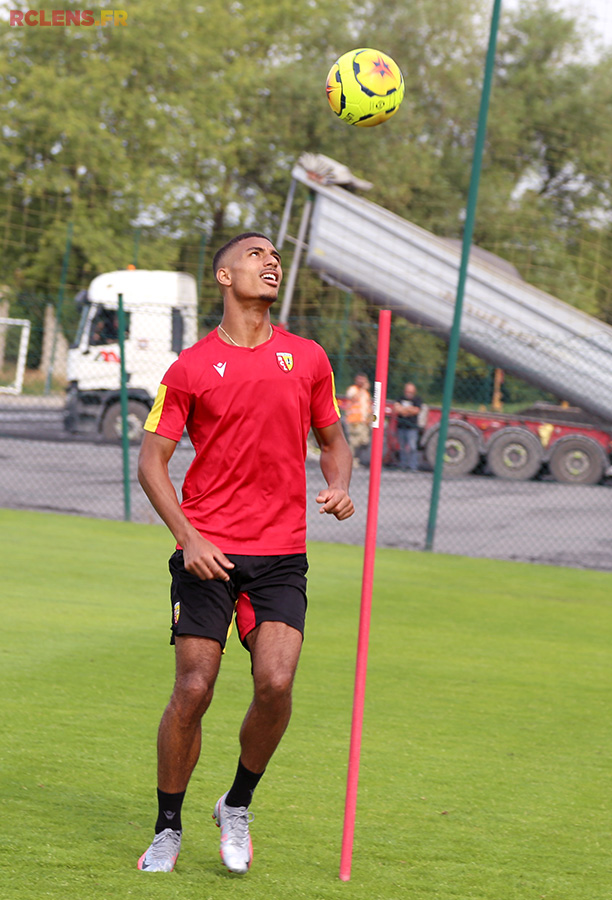 Loïc Badé mercato contrat rclens Loïc Badé mercato contrat rclens