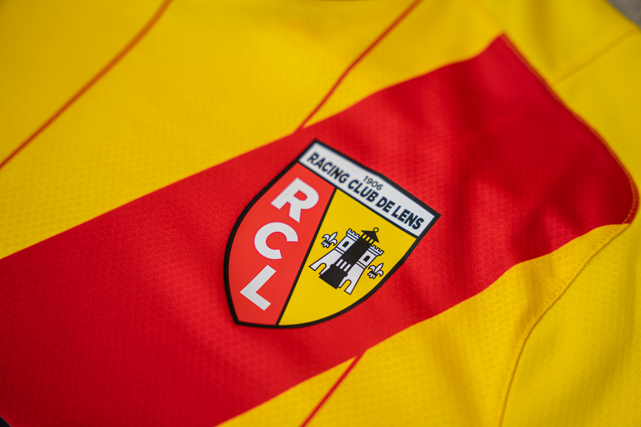 Le RC Lens dévoile son nouveau maillot, «un rappel à la riche