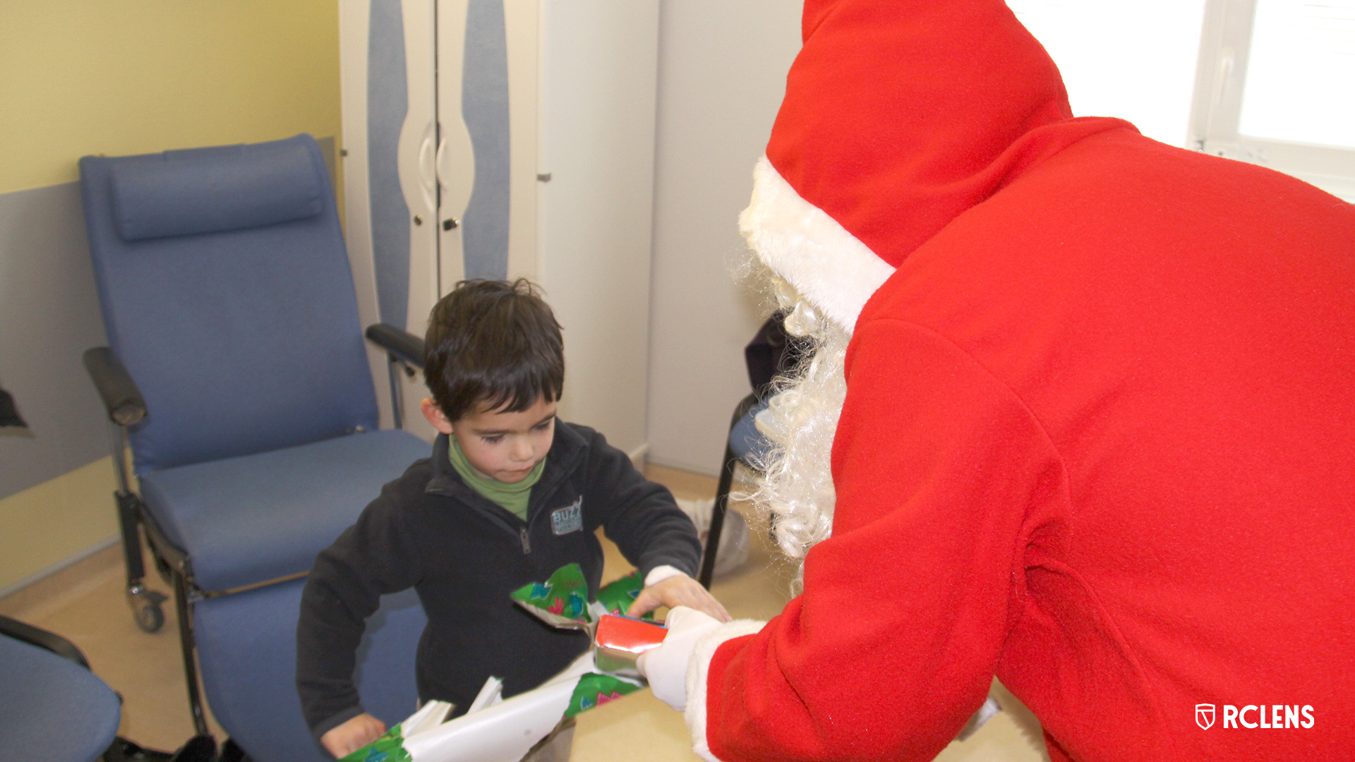 17 ans de « Noël des Enfants » 17 ans de « Noël des Enfants »