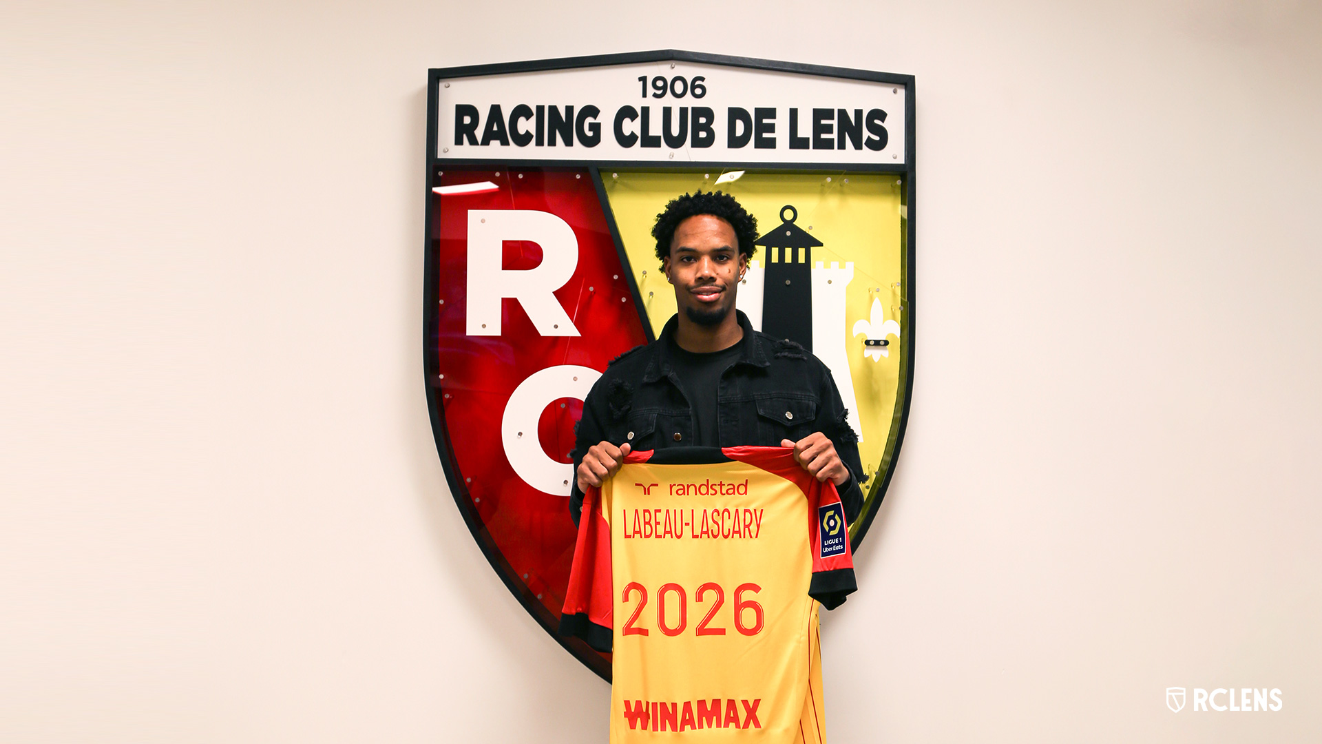 Rémy Labeau Lascary signe son premier contrat professionnel RC Lens Rémy Labeau Lascary signe son premier contrat professionnel RC Lens