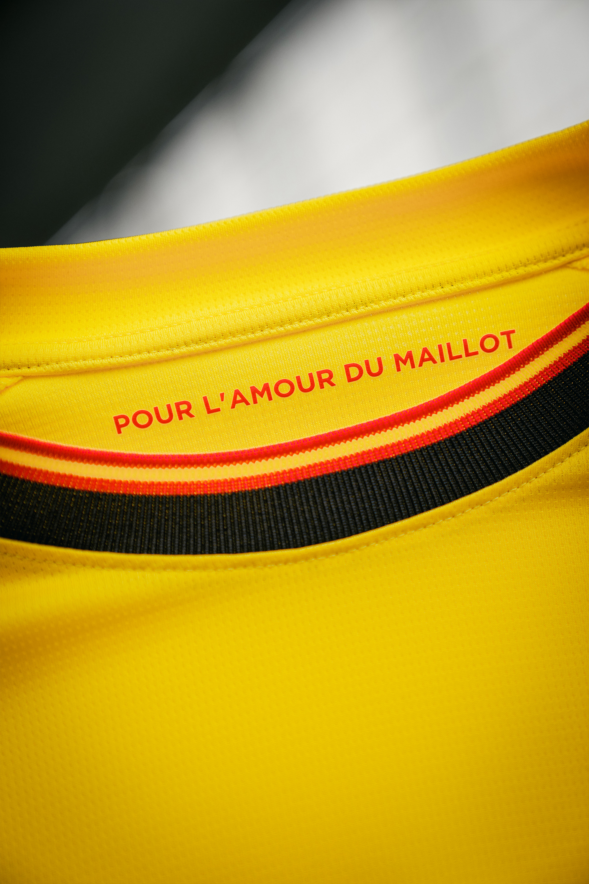 Pour l'amour de notre maillot RC Lens domicile saison 2023-2024 Pour l'amour de notre maillot RC Lens domicile saison 2023-2024