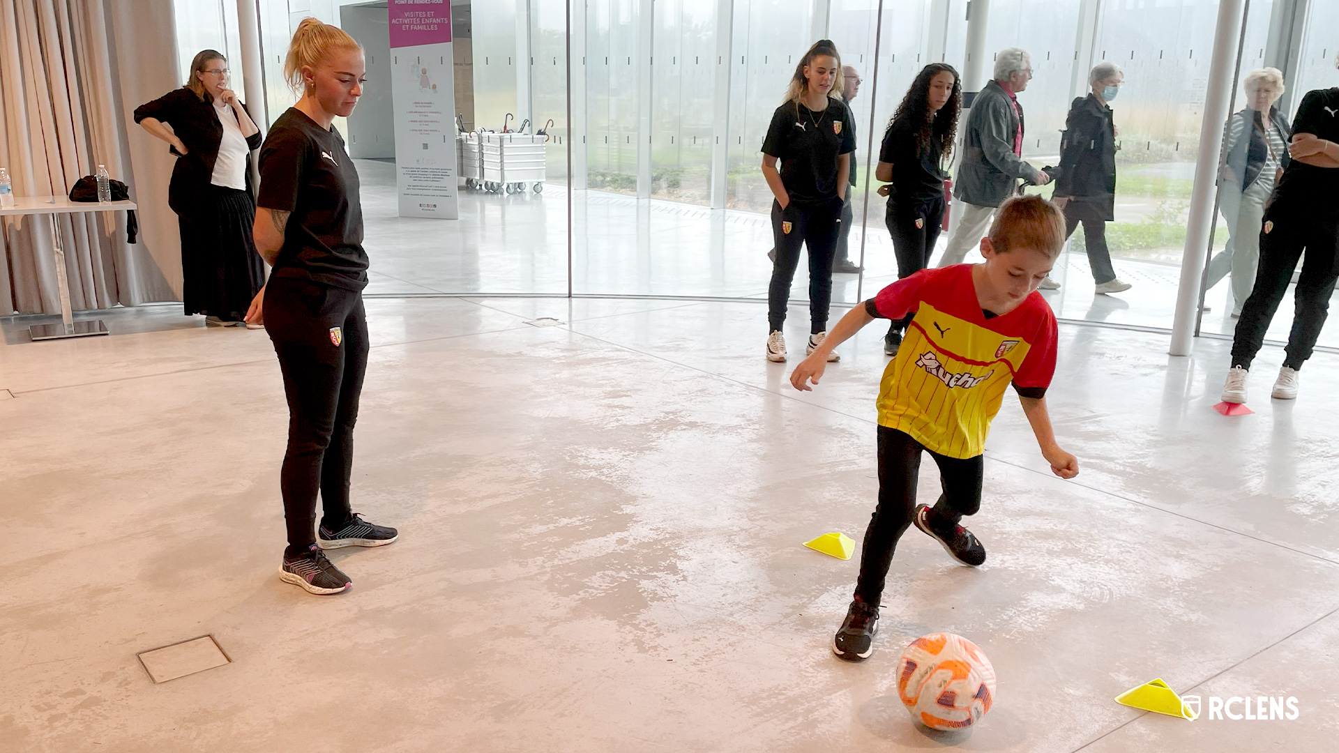 Le RC Lens Féminin et RC Lens Cécifoot, acteurs de « Parc en Fête » Le RC Lens Féminin et RC Lens Cécifoot, acteurs de « Parc en Fête »