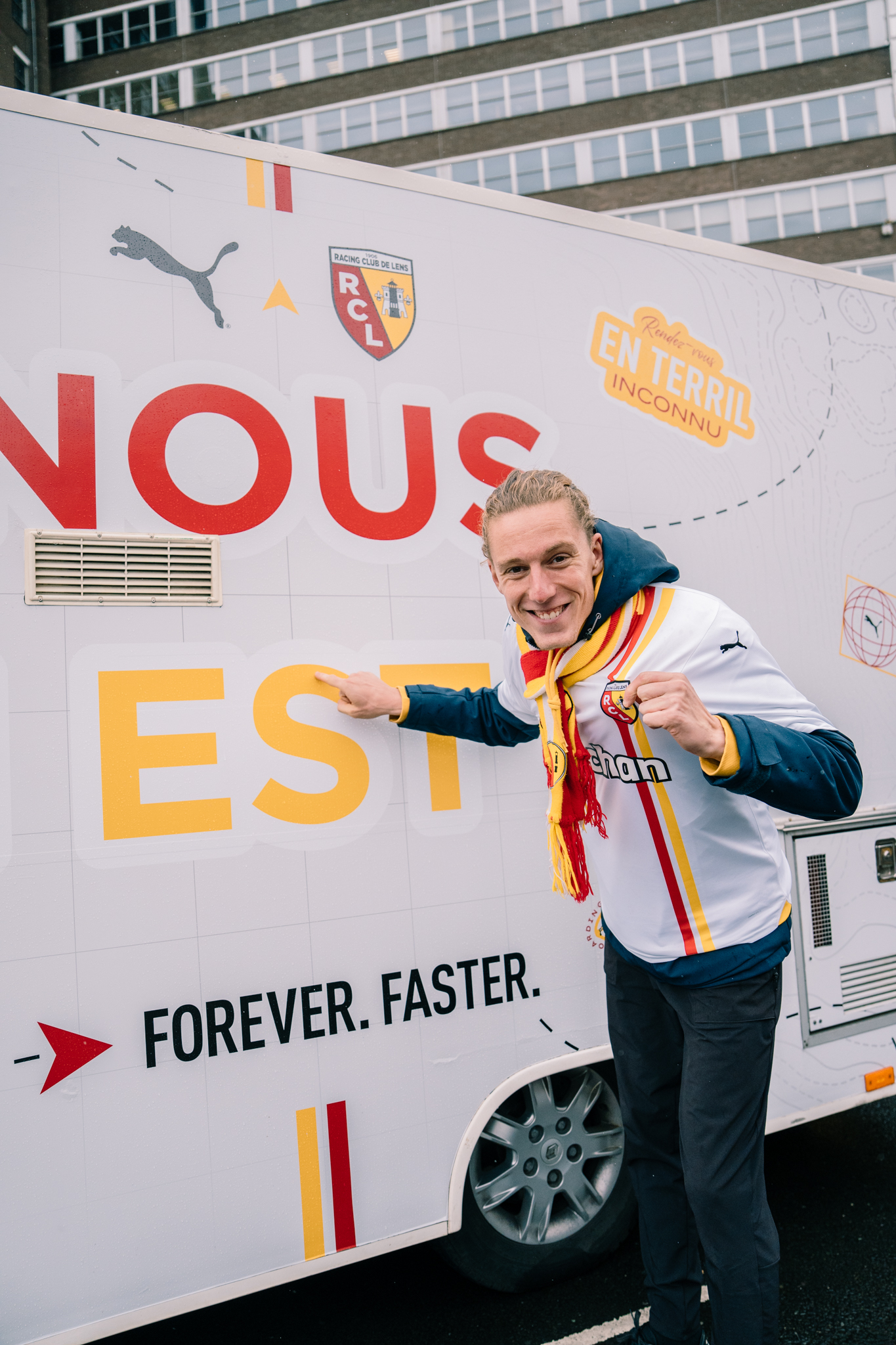 « Nous on est là » : troisième maillot du RC Lens - saison 2023/24 « Nous on est là » : troisième maillot du RC Lens - saison 2023/24