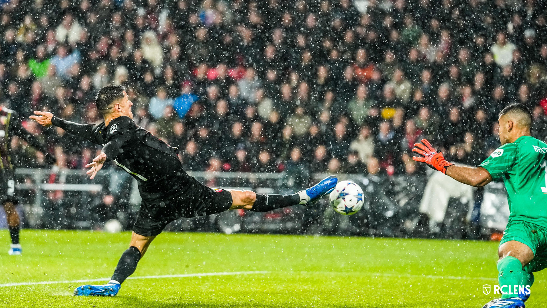 PSV Eindhoven-RC Lens : l'après-match : Florian Sotoca PSV Eindhoven-RC Lens : l'après-match : Florian Sotoca