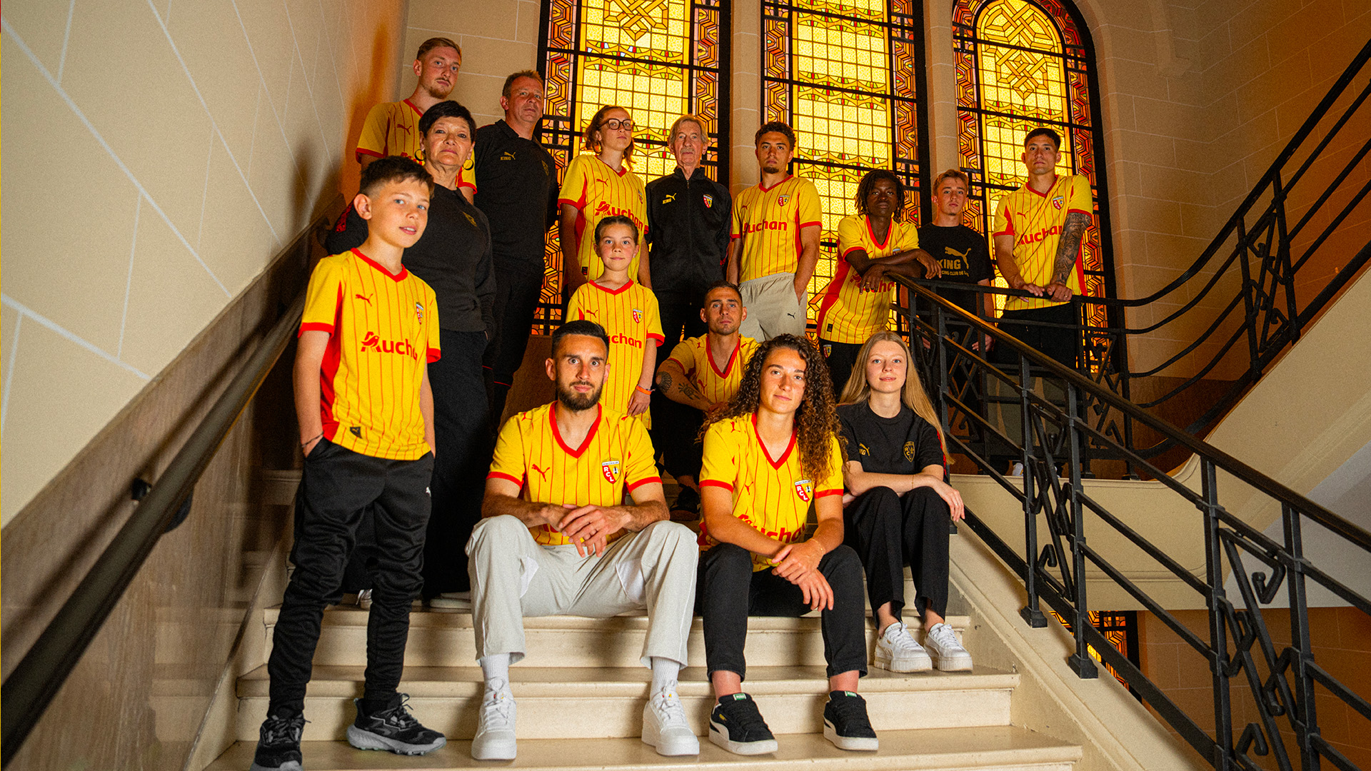 « À la folie, passionnée Lens » : les nouveaux maillots 2025/26 « À la folie, passionnée Lens » : les nouveaux maillots 2025/26