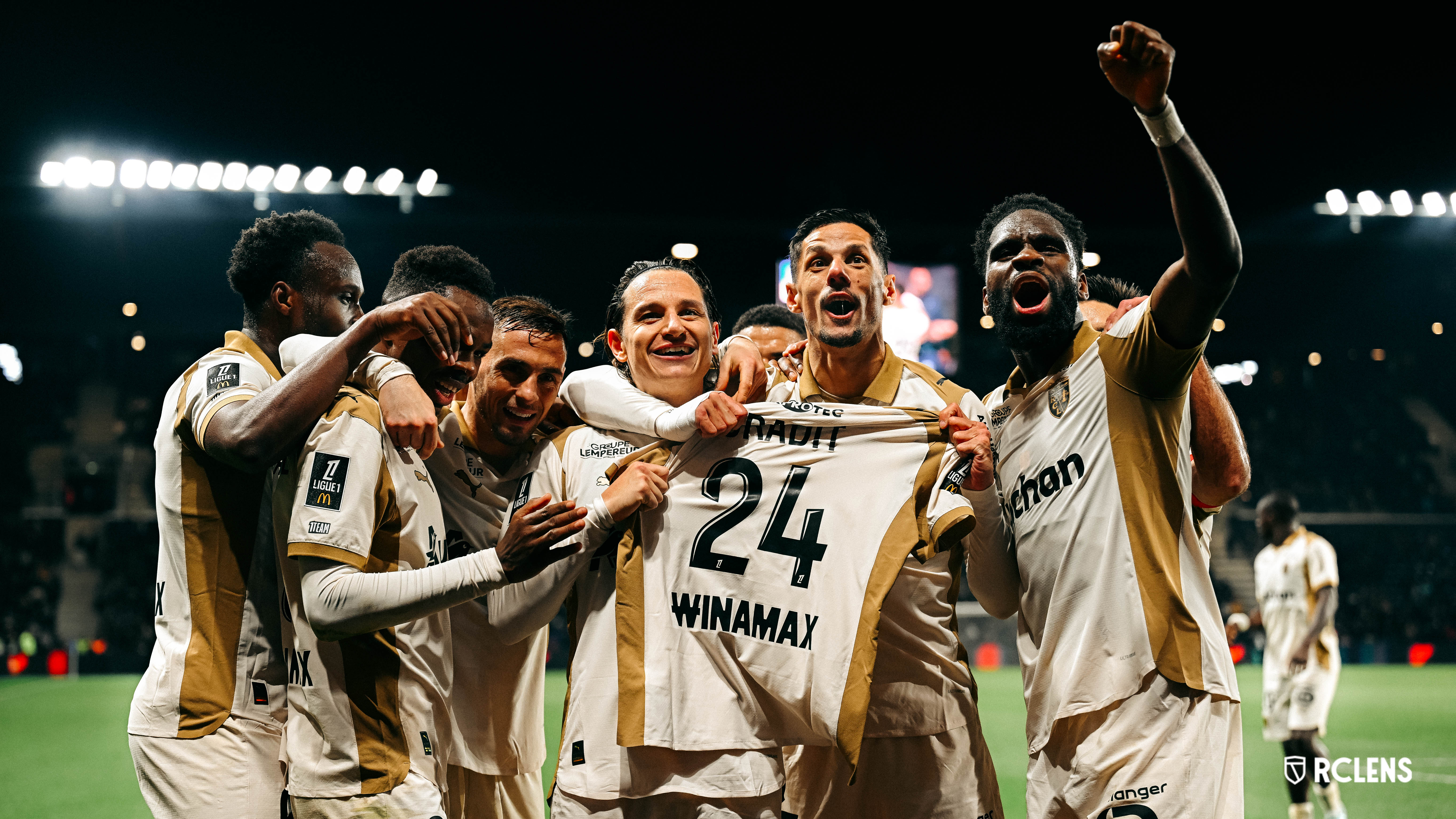 après match angers sco-rc lens groupe après match angers sco-rc lens groupe