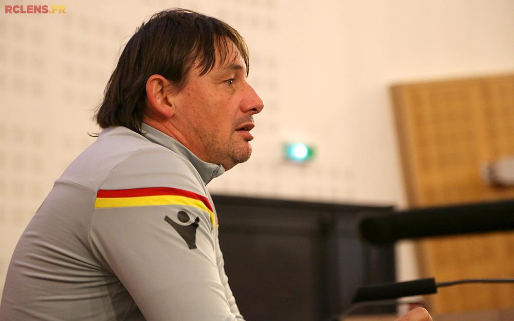 Projet scolaire Lycée Guy Mollet Arras : Le passé ouvrier du RC Lens Projet scolaire Lycée Guy Mollet Arras : Le passé ouvrier du RC Lens