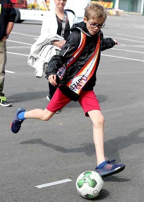 Bonne ambiance au marché du supporter !