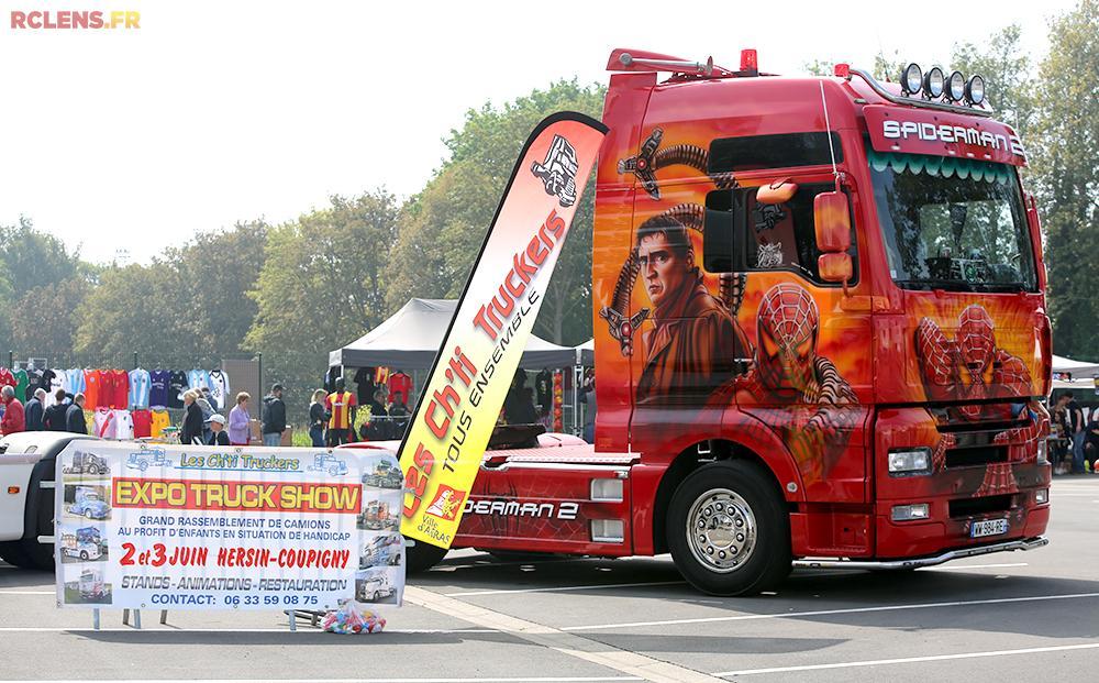 Bonne ambiance au marché du supporter !