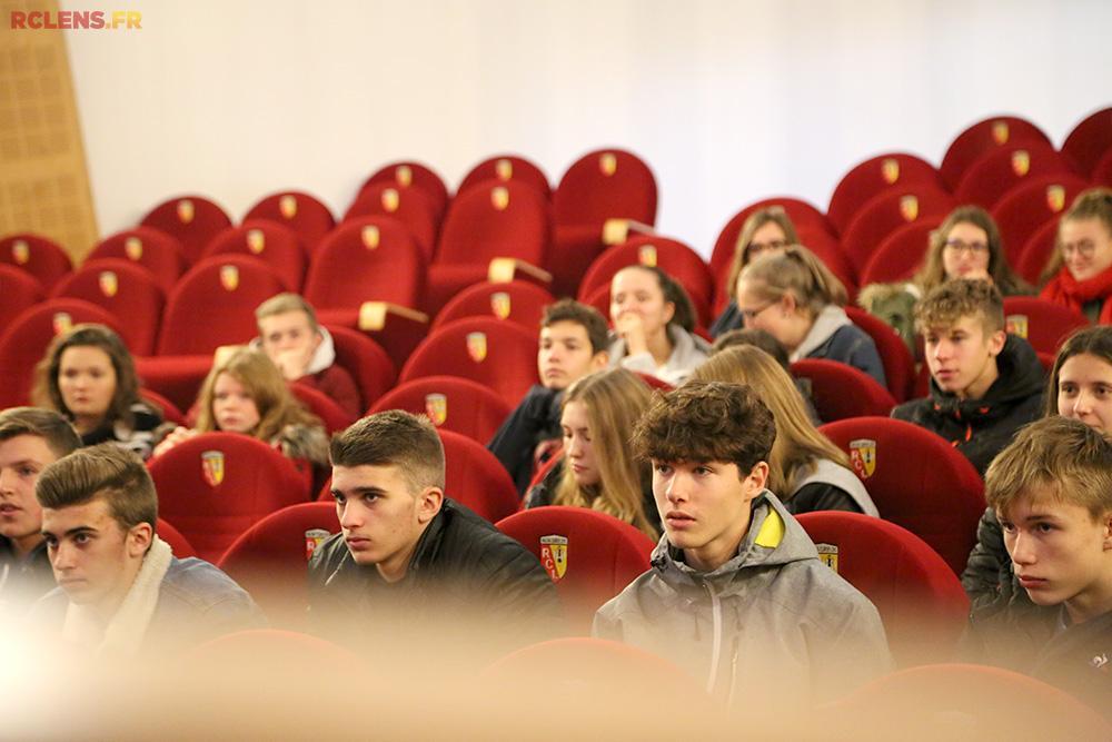 Projet scolaire Lycée Guy Mollet Arras : Le passé ouvrier du RC Lens Projet scolaire Lycée Guy Mollet Arras : Le passé ouvrier du RC Lens