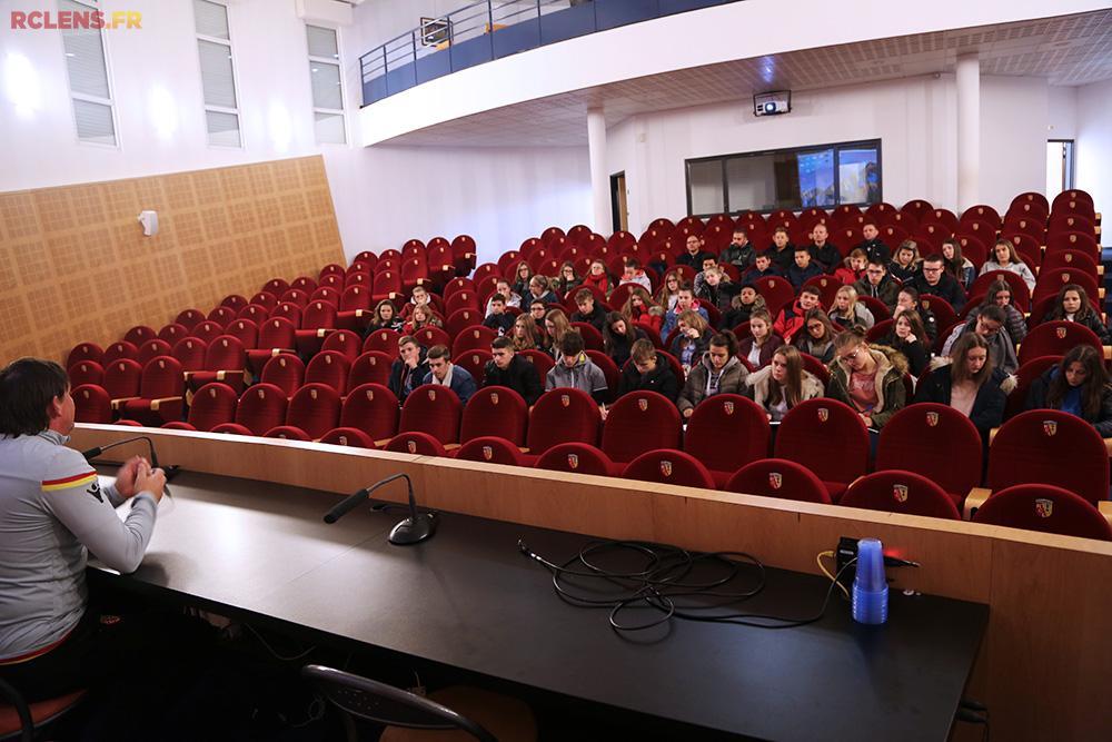Projet scolaire Lycée Guy Mollet Arras : Le passé ouvrier du RC Lens Projet scolaire Lycée Guy Mollet Arras : Le passé ouvrier du RC Lens