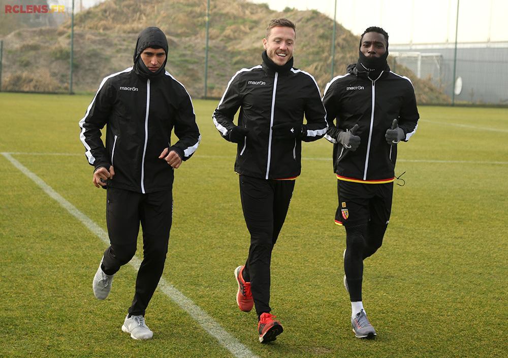 Près de 150 supporters : Saïf Tka, Maxime Snacke (kiné) et Massadio Haïdara