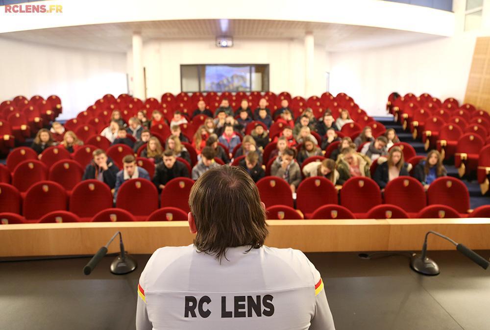 Projet scolaire Lycée Guy Mollet Arras : Le passé ouvrier du RC Lens Projet scolaire Lycée Guy Mollet Arras : Le passé ouvrier du RC Lens