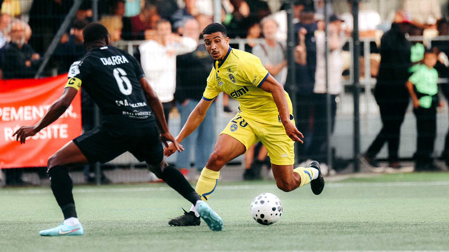 à la lampe FCSM - RC Lens Aymen Boutoutaou