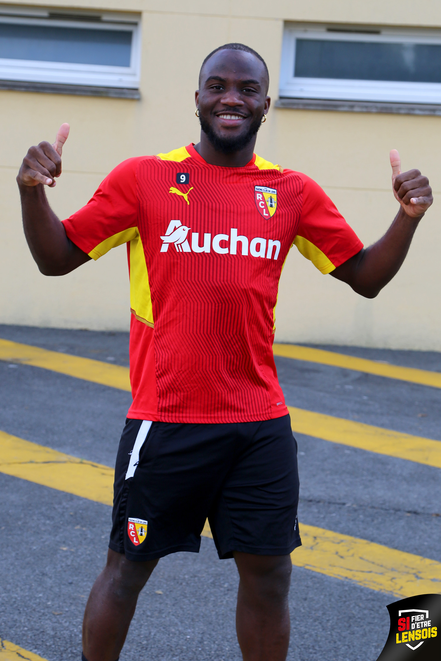 Déjà sur le pont : Ignatius Ganago Déjà sur le pont : Ignatius Ganago