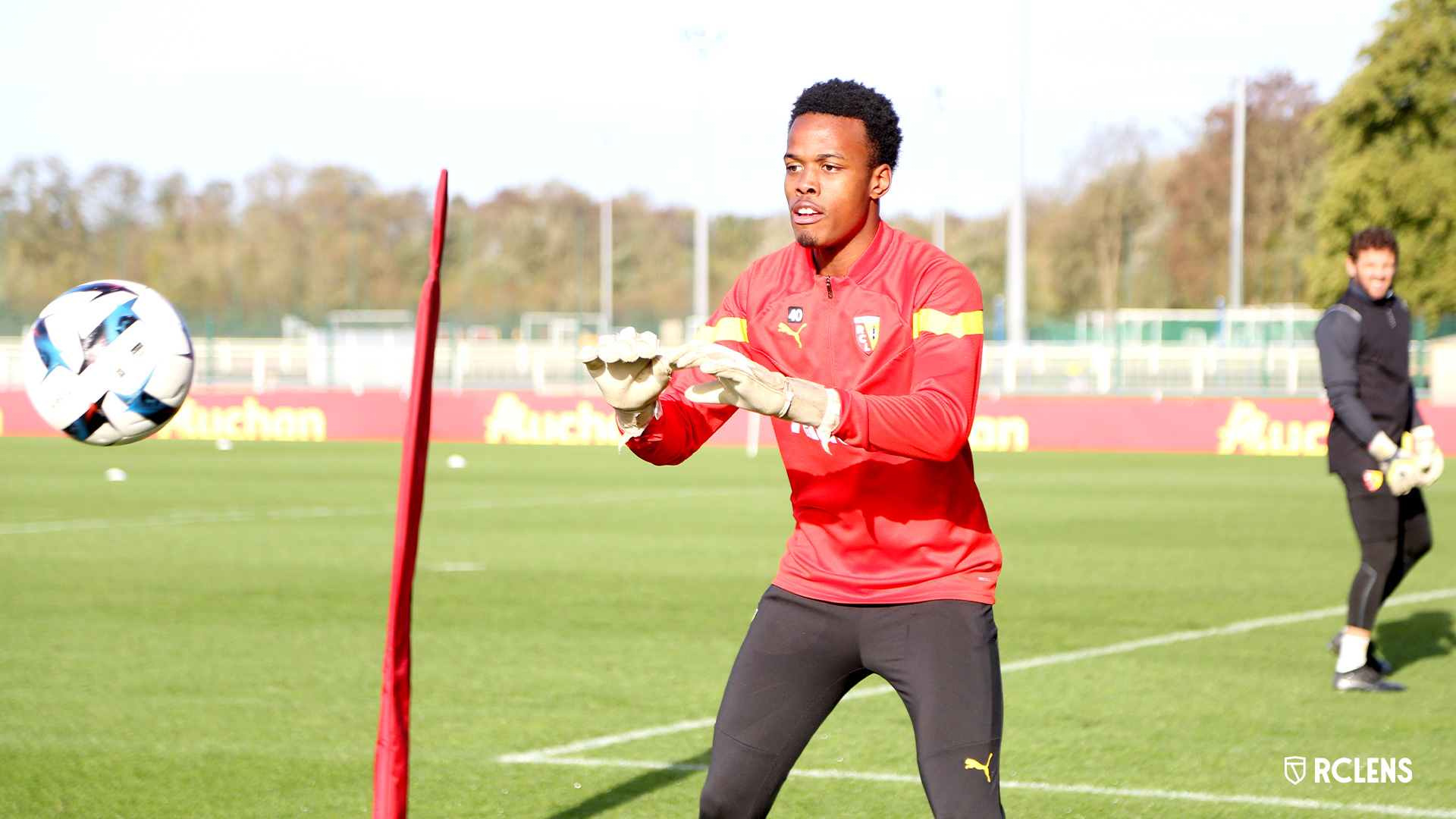 Toujours avec sérieux : Yannick Pandor Toujours avec sérieux : Yannick Pandor