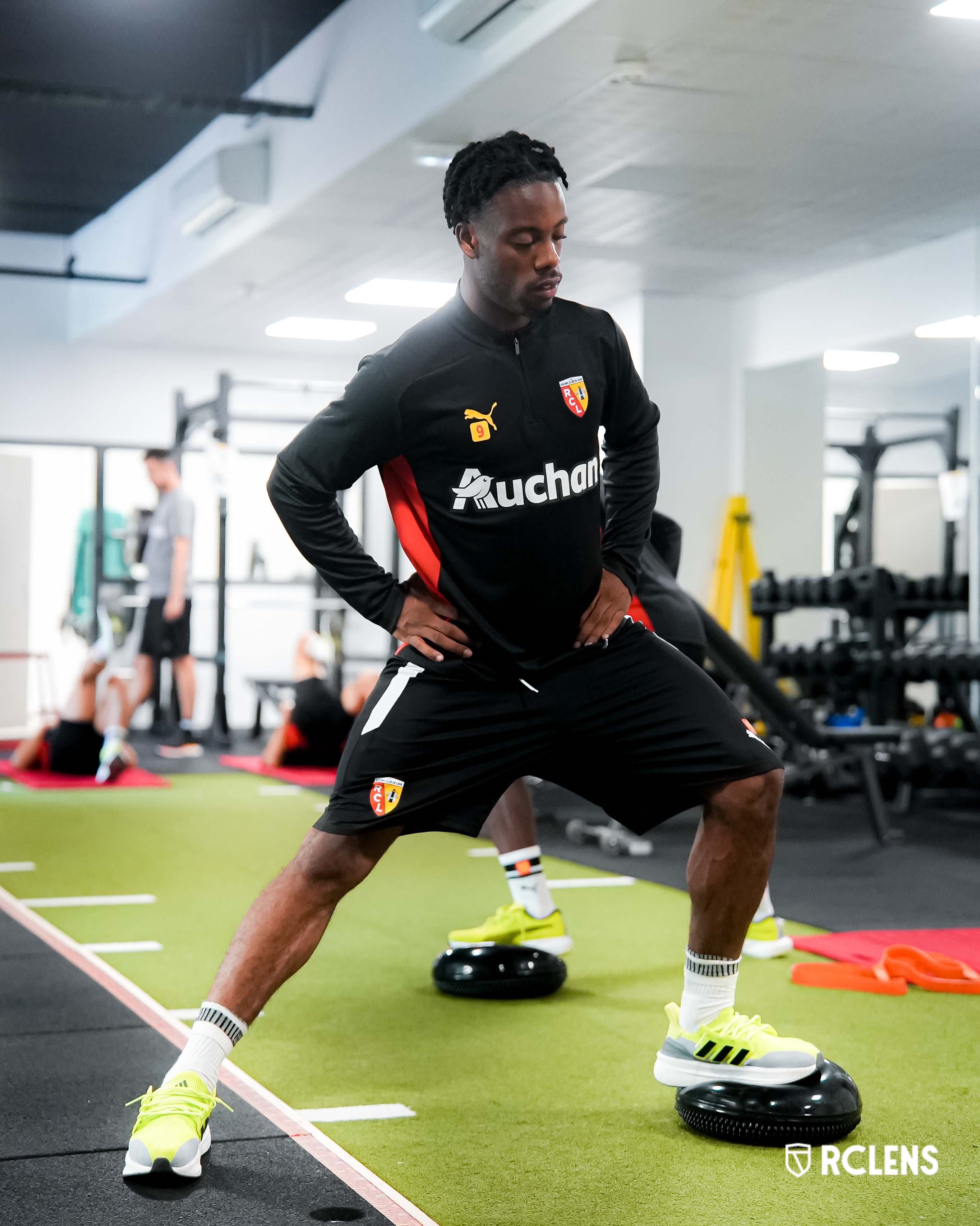 RC Lens : Elye Wahi RC Lens : Elye Wahi